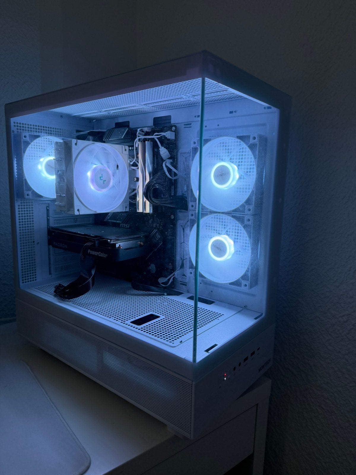 Game PC | Ryzen 7 7700X | RX 9060 XT 16GB | 32GB DDR5 RGB, Ophalen, Overige genres, 1 speler, Zo goed als nieuw