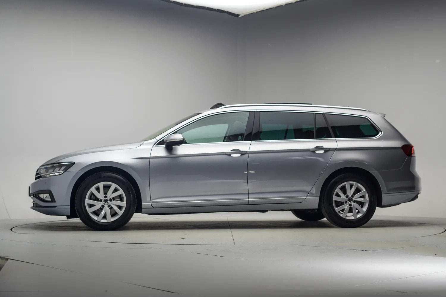 Volkswagen Passat VARIANT 1.5 TSI Business Aut. [ Panorama L, Automaat, Dealer onderhouden, 4 cilinders, 150 pk