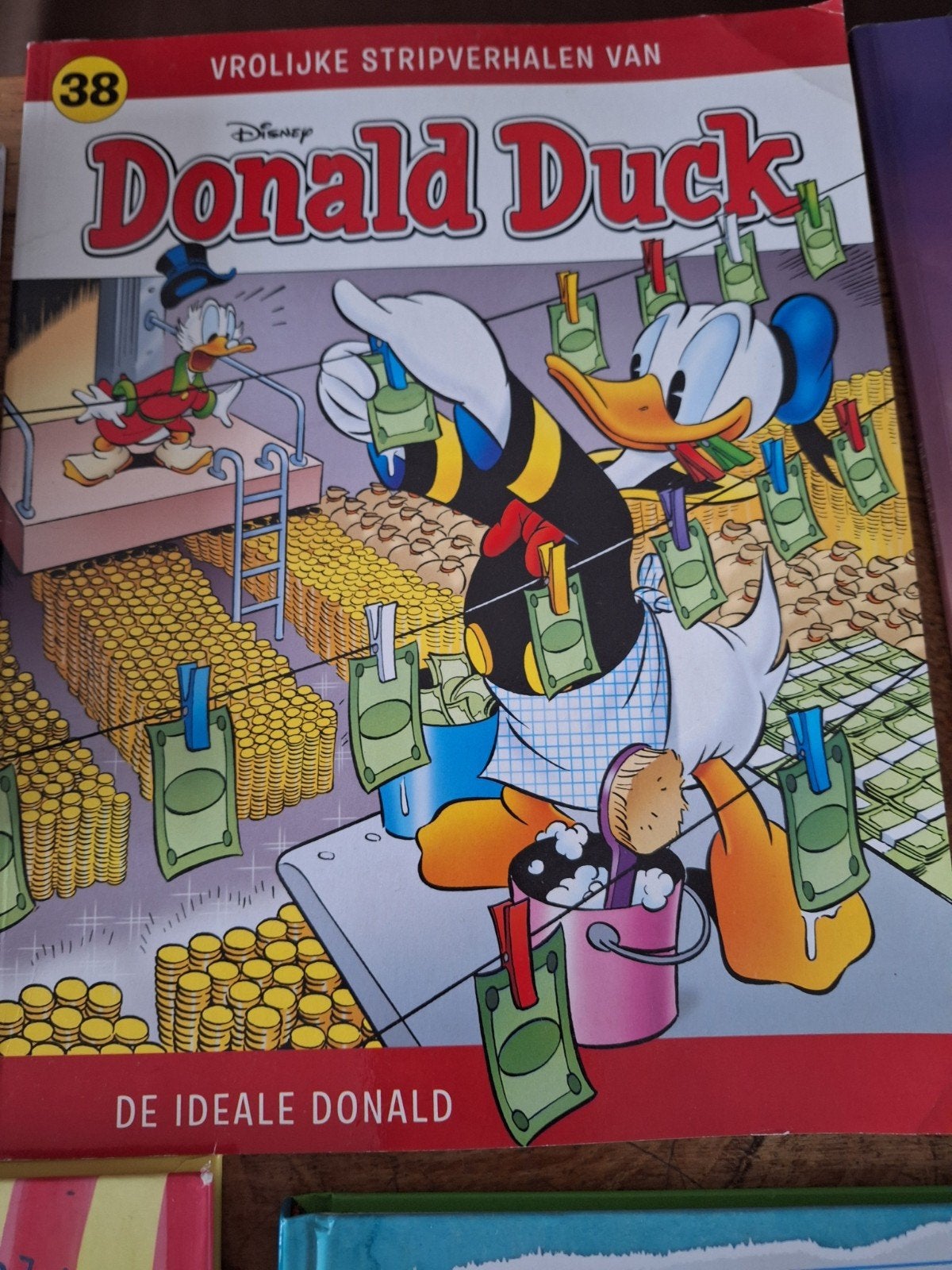 Diverse stripboeken: Donald Duck, Tinkerbell, Noortje, Meerdere stripboeken, Ophalen, Gelezen