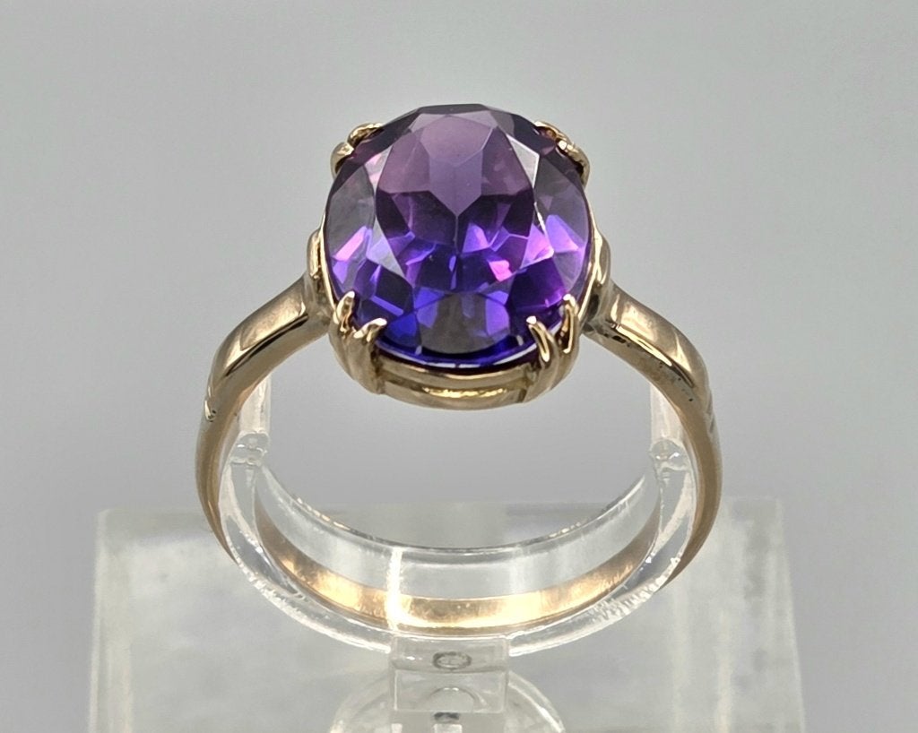 Gouden Vintage ring met edelsteen kunziet. 2026/436.