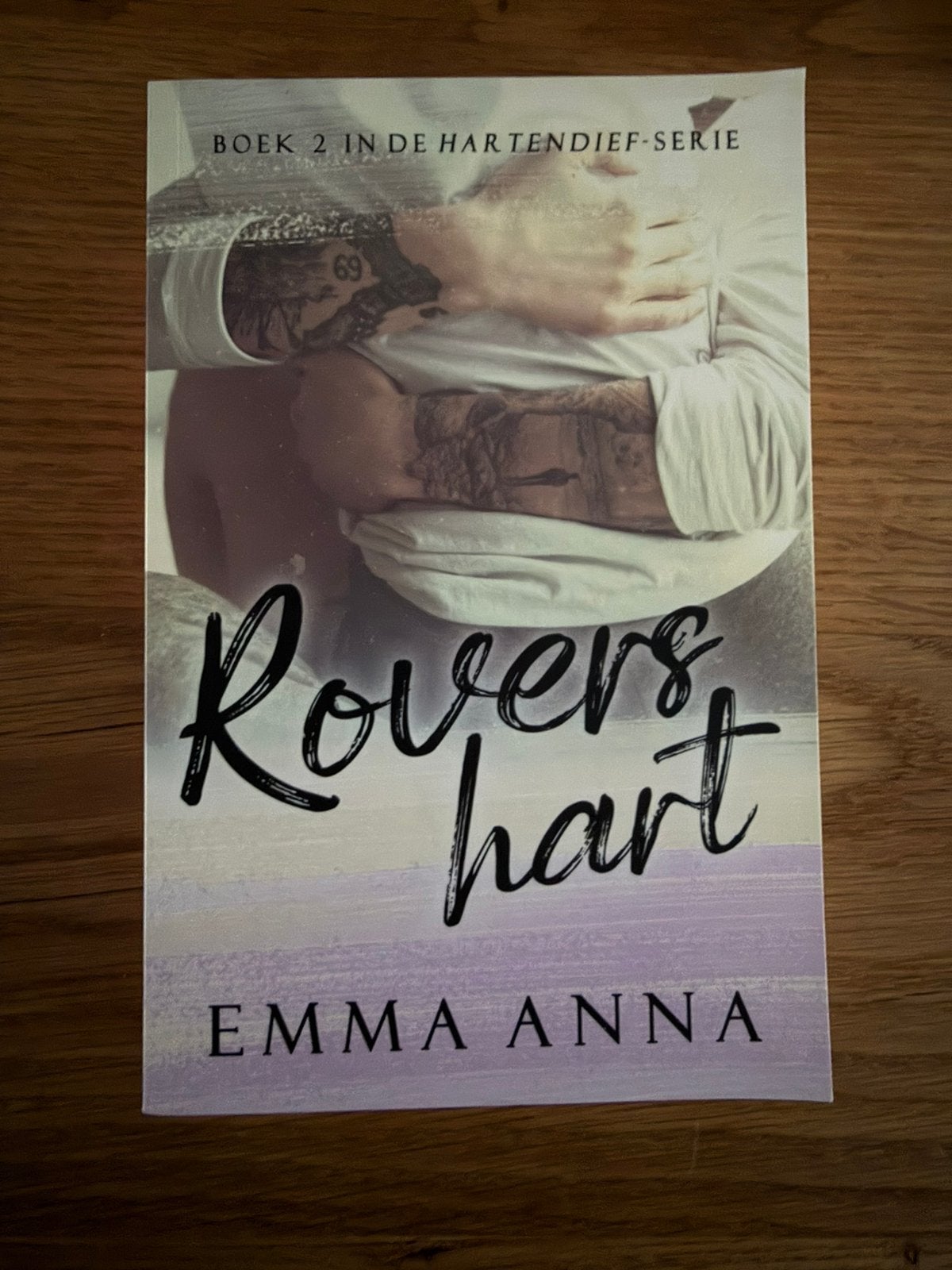 Emma Anna - Rovershart Gesigneerd, Boeken, Thrillers, Ophalen of Verzenden, Zo goed als nieuw, Nederland