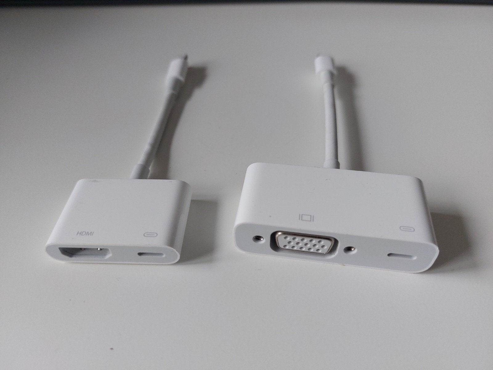apple lightning adapter hdmi en vga a1438 a1439, Gebruikt, Overige modellen, 13 inch, Ophalen of Verzenden
