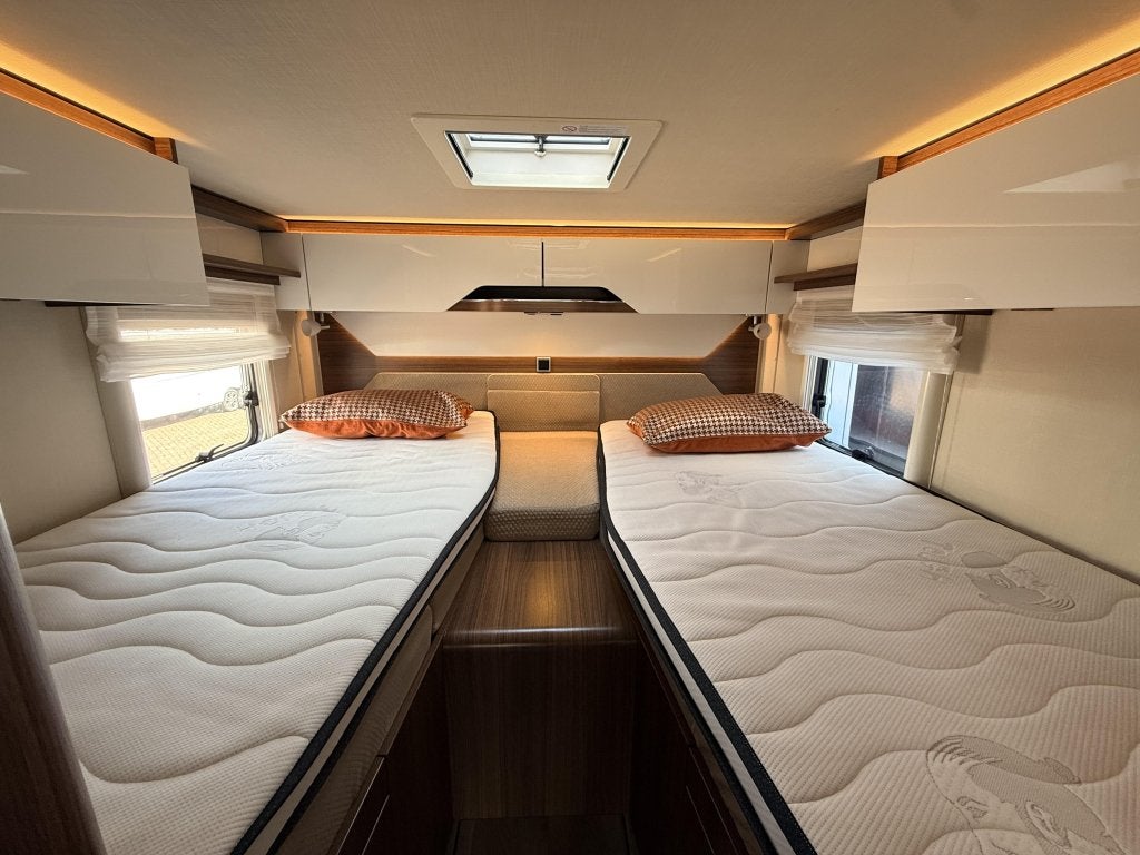 Hymer BMC-T WhiteLine 600, Caravans en Kamperen, Campers, Automaat, Chemisch toilet, Ringverwarming, Luifel