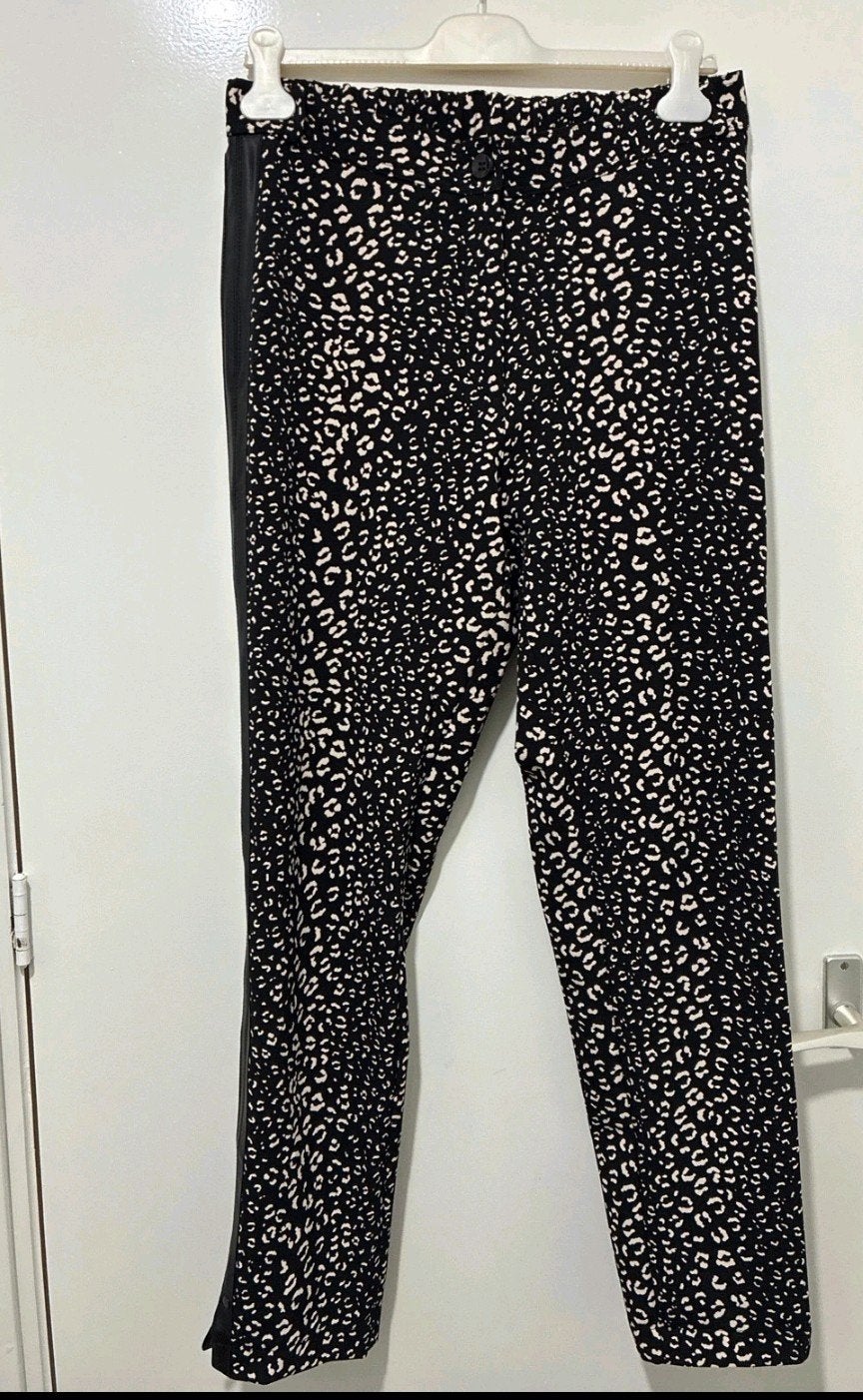 Donna Dura Blouse 42 en Broek 40 Setje Panterprint Zwart/Wit, Kleding | Dames, Maat 38/40 (M), Zwart, Donna Dura, Ophalen of Verzenden