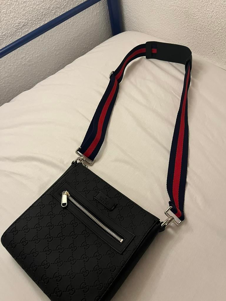 Gucci schoudertas, Sieraden, Tassen en Uiterlijk, Tassen | Schoudertassen, Zo goed als nieuw, Overige merken, Zwart, Leer, Ophalen of Verzenden