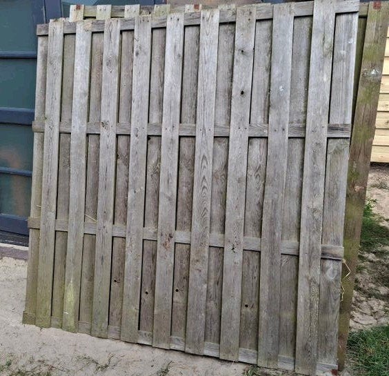 Gratis schutting 7 panelen, Ophalen, Minder dan 3 meter, Hout, 1 tot 2 meter