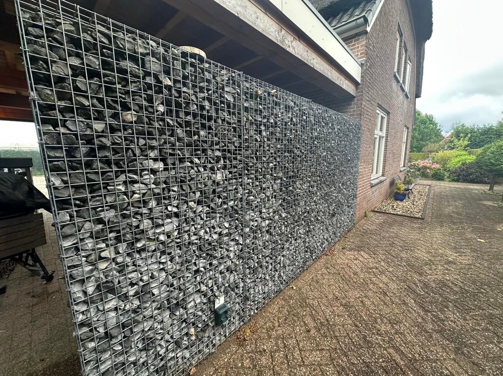 Schanskorf schutting met grijze stenen, Ophalen, Overige materialen, Zo goed als nieuw, 2 meter of meer
