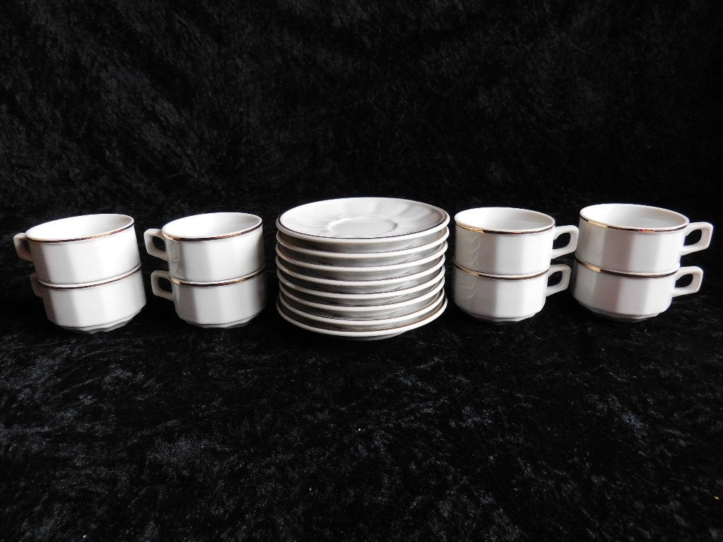 8x Porcelaine Bistro kop en schotel, wit met gouden rand, ds, Overige merken, Ophalen of Verzenden, Zo goed als nieuw, Overige stijlen