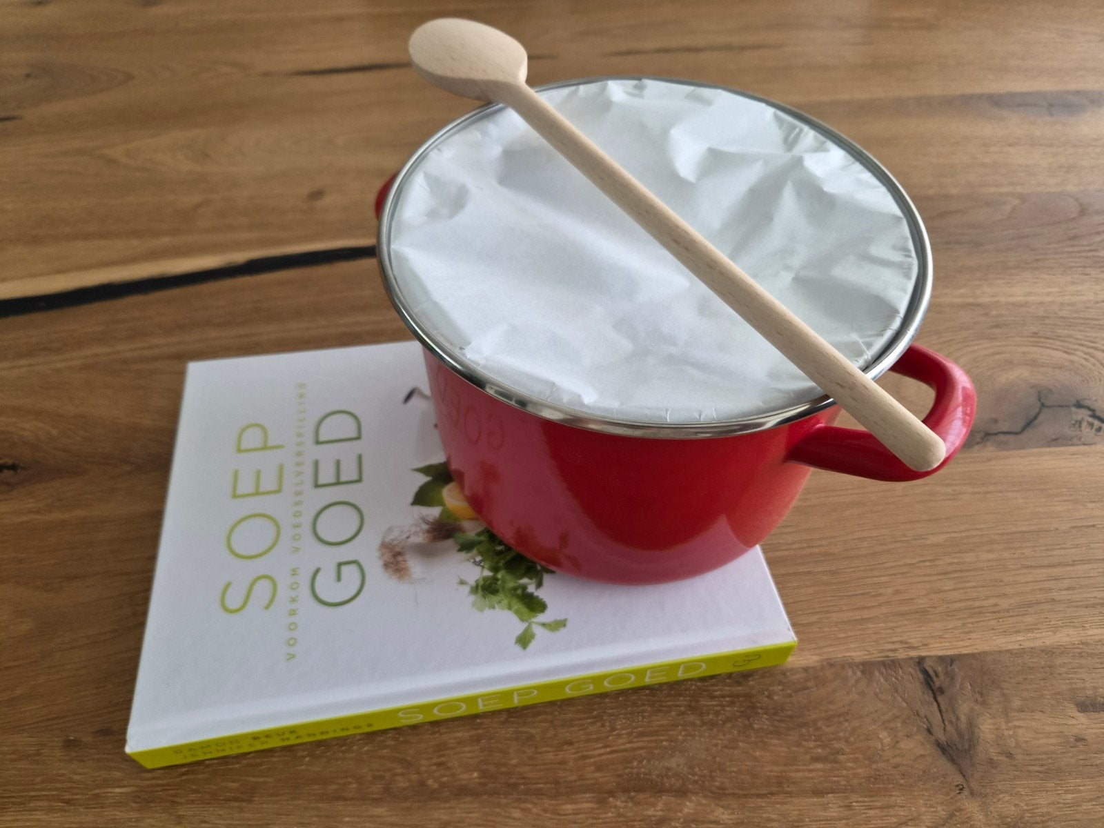 Postcodeloterij soeppan+boek, Ophalen, Zo goed als nieuw, Voorgerechten en Soepen, Gezond koken