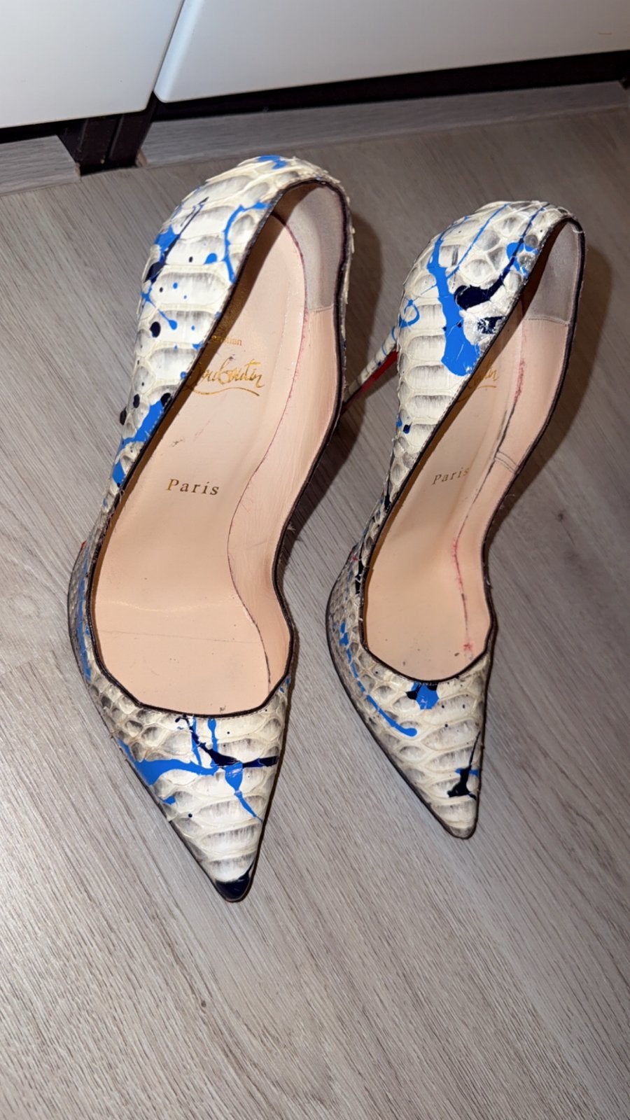 Christian Louboutin Python Pumps met Verfspatten, Kleding | Dames, Schoenen, Ophalen, Gedragen, Overige kleuren, Pumps