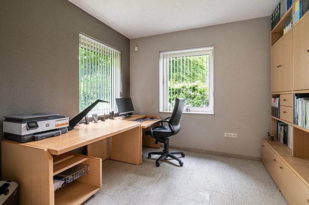 Bureau essenhout Hulsta, Huis en Inrichting, Ophalen, Gebruikt, Hout, Kabelgoot