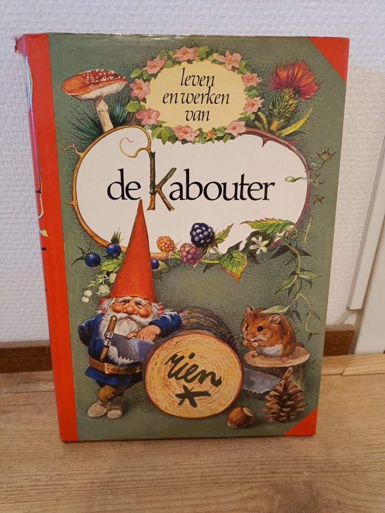 Leven en werken van de Kabouter - Rien Poortvliet, Boeken, Sprookjes en Fabels, Gelezen, Ophalen of Verzenden