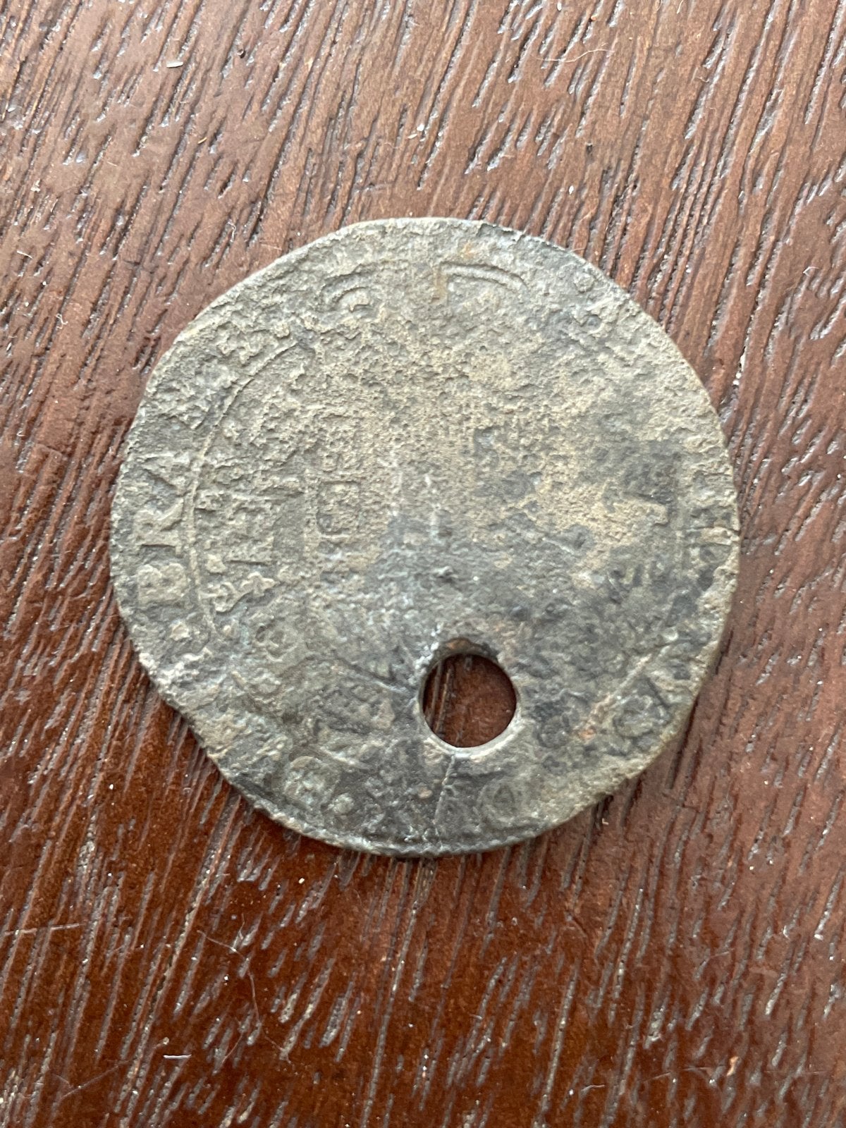 Valse Patagon 1636 - Zeer zeldzame nagemaakte munt met gat, Ophalen, Vóór koninkrijk, Overige waardes, Losse munt