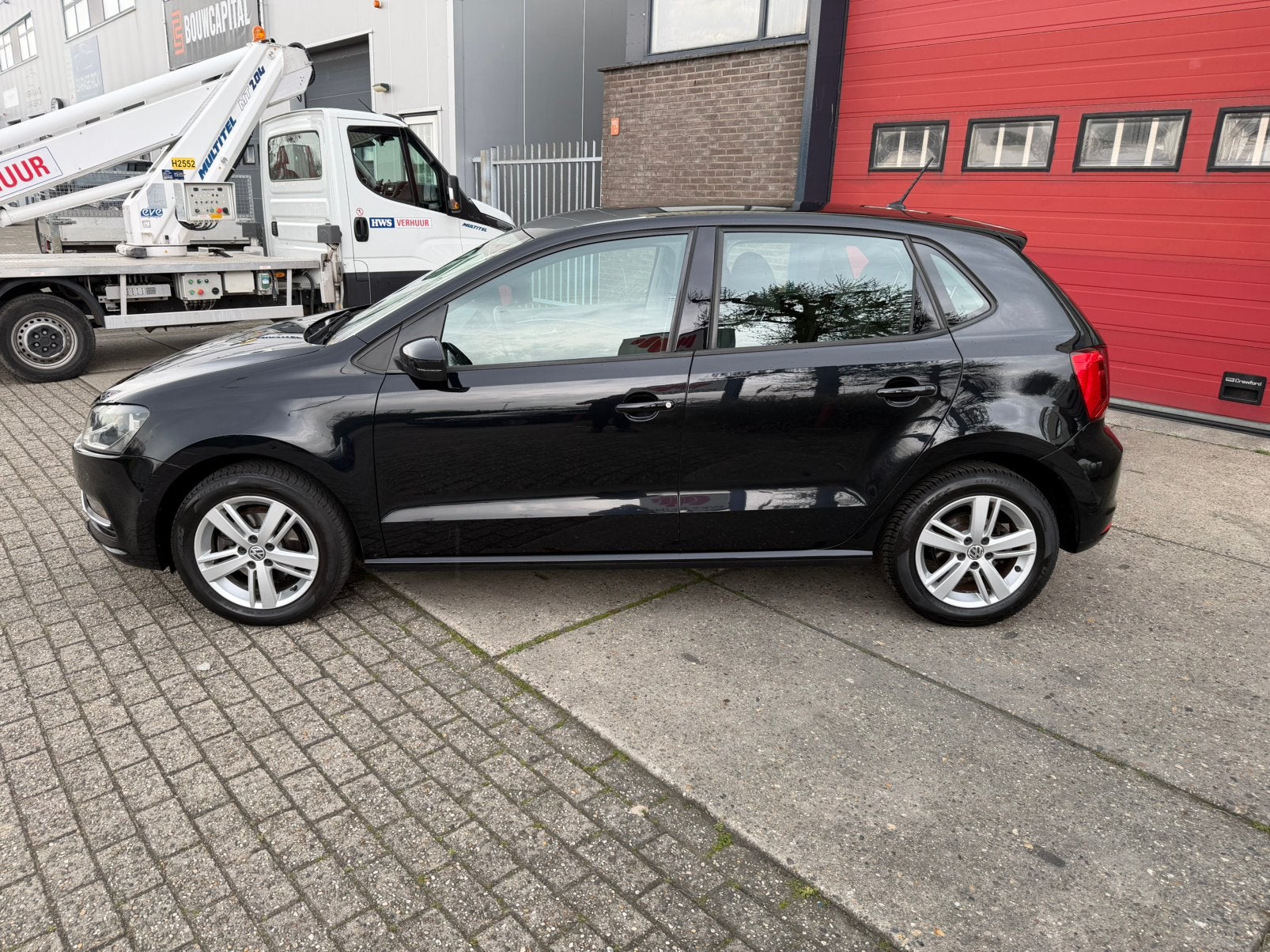 Volkswagen Polo 1.2 TSI 66KW 2015 Zwart, 40 €/maand, 4 cilinders, Zwart, Handgeschakeld