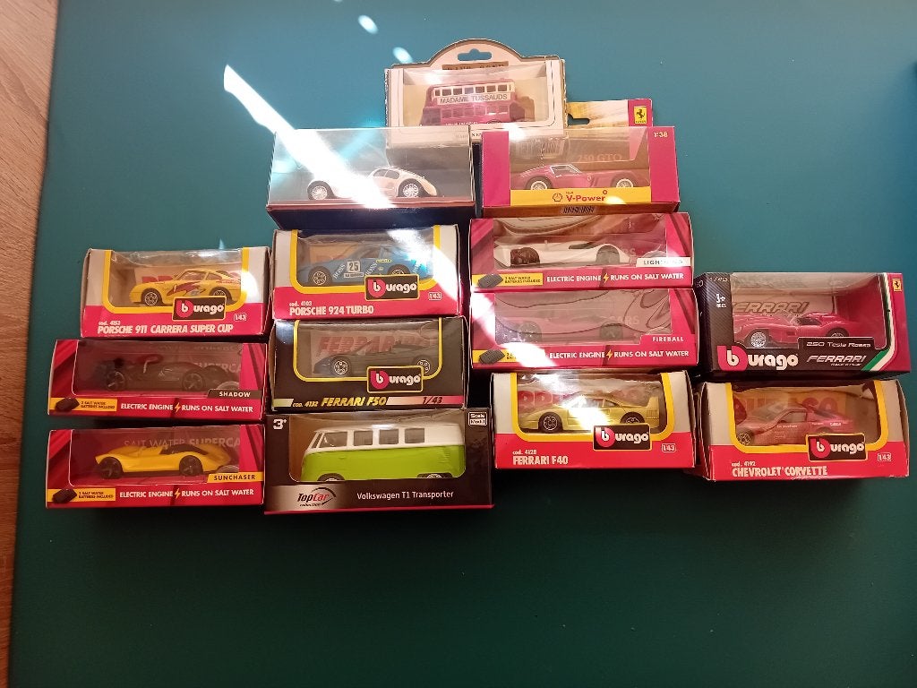 15 modelautos, Hobby en Vrije tijd, Modelauto's | 1:43, Ophalen, Zo goed als nieuw, Auto, Overige merken