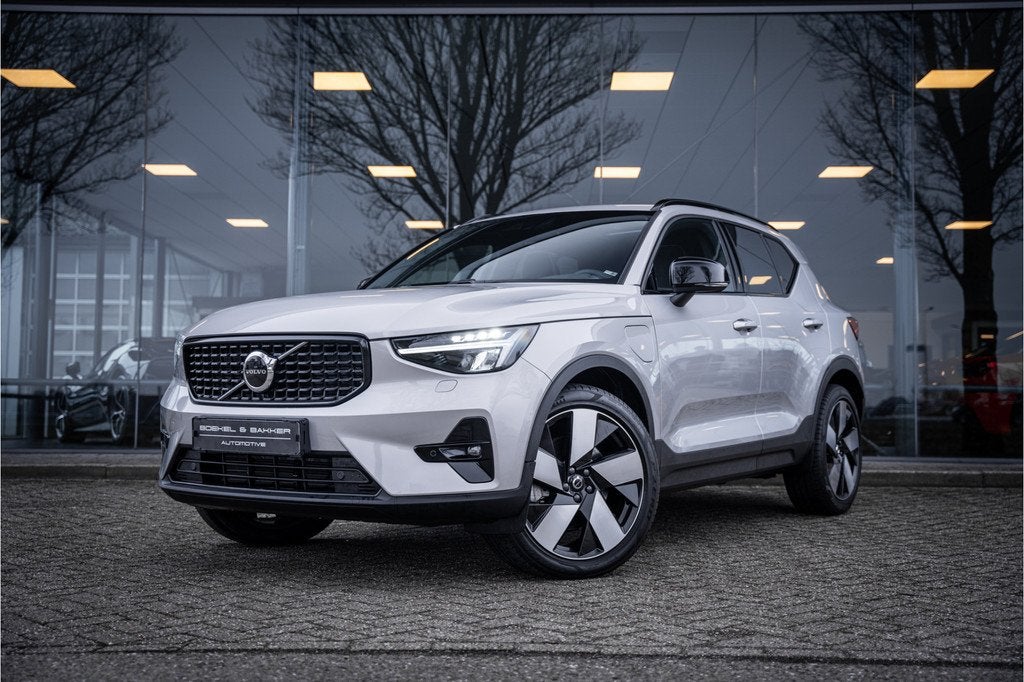 Volvo XC40 T4 Recharge Ultimate Dark * Panodak * Harman/Kard, 12 maanden, Gebruikt, Zwart, Bedrijf