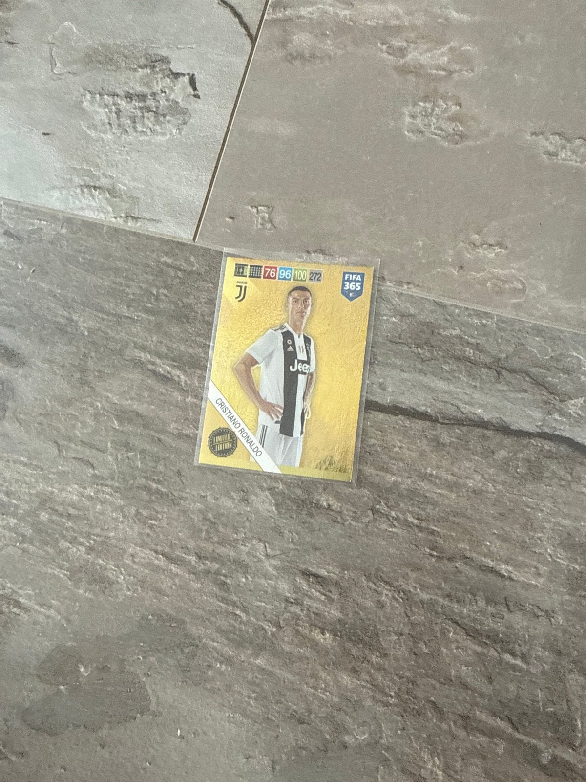 Panini FIFA 365 2019 Ronaldo Limited Edition Kaart, Ophalen of Verzenden, Zo goed als nieuw, Buitenlandse clubs, Spelerskaart