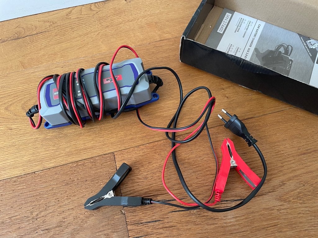 Accu lader 6 en 12 volt, Ophalen of Verzenden, Gebruikt