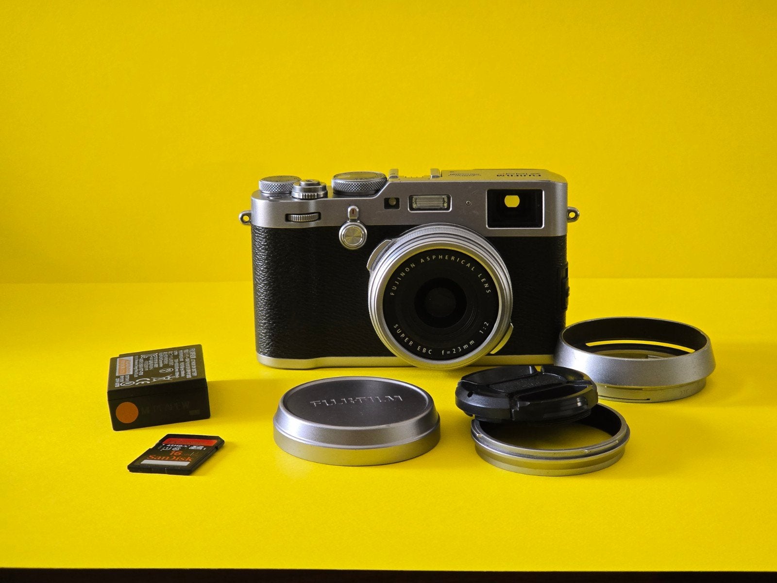 Fujifilm X100F met accessoires - Zilver/Zwart, Gebruikt, Geheugenkaart, Ophalen of Verzenden, Fujifilm