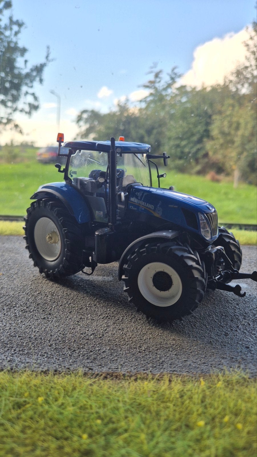New Holland T7.220 schaalmodel tractor, Ophalen of Verzenden, Zo goed als nieuw, Tractor of Landbouw, Overige merken