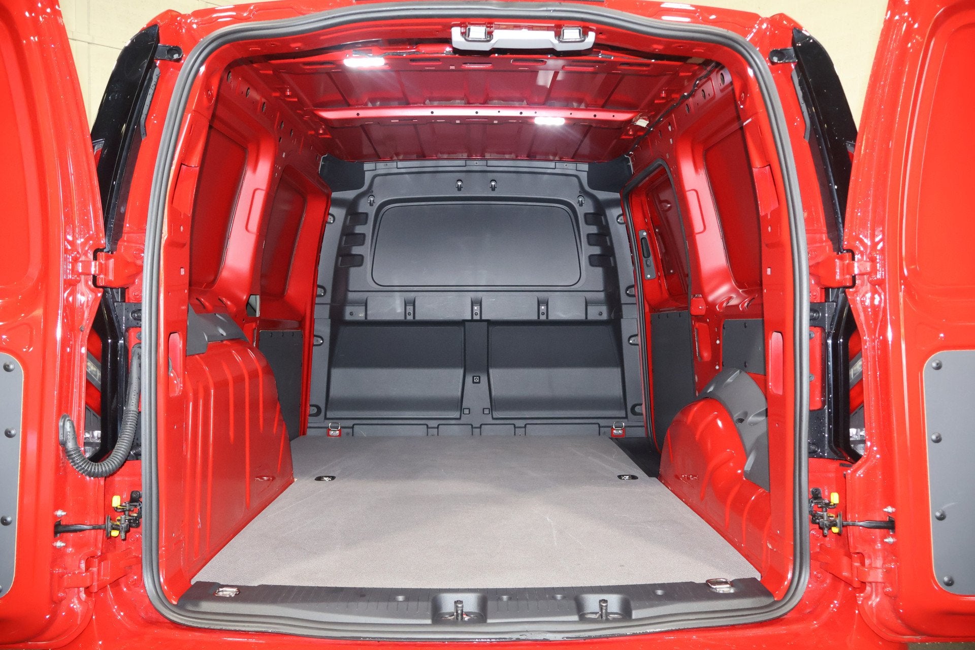 Ford Transit Connect 2.0 EcoBlue L2 Limited Automaat Black L, Stof, Gebruikt, 4 cilinders, 122 pk