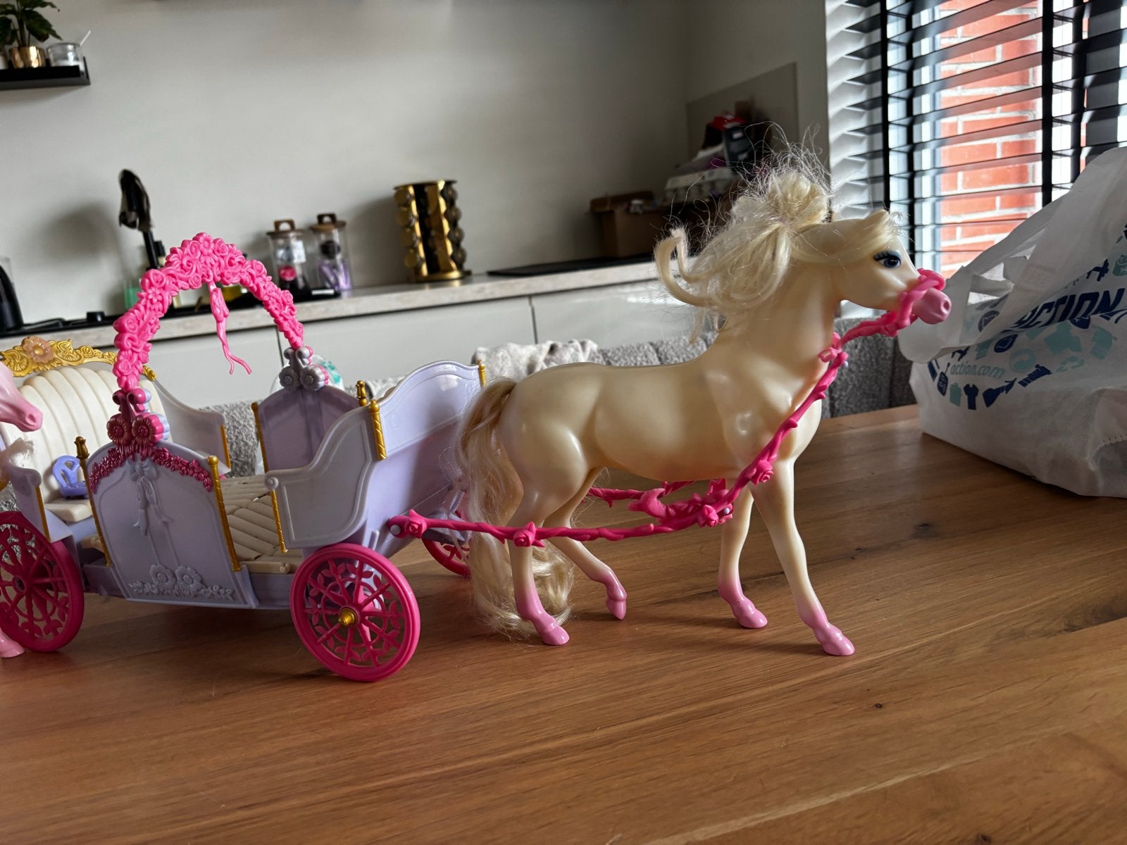 Twee paarden met koets, Ophalen of Verzenden, Gebruikt, Meisje