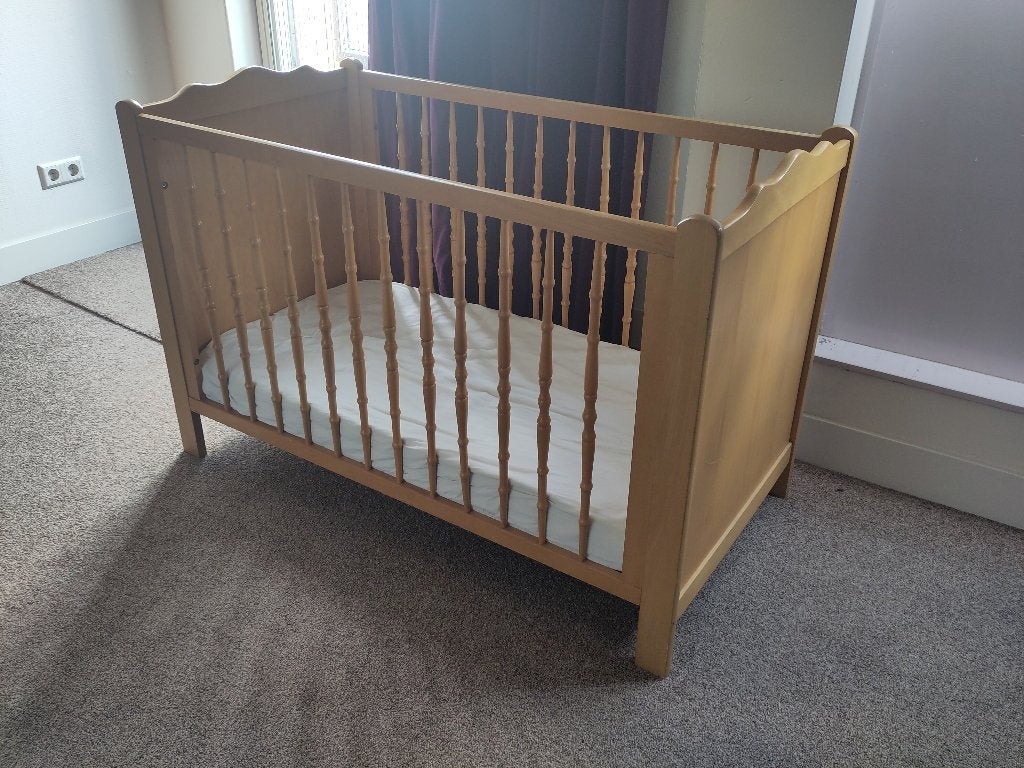 Houten ledikant, Kinderen en Baby's, Babywiegjes en Ledikanten, Ophalen, Gebruikt, Ledikant