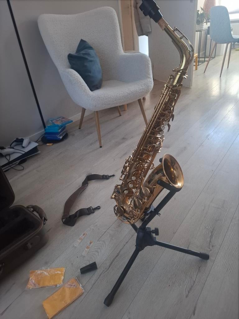 Alt Saxofoon met standaard en koffer, Ophalen of Verzenden, Gebruikt, Tenor, Met koffer
