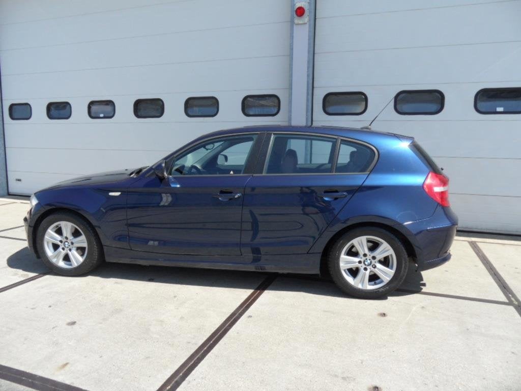 BMW 1-serie 116i EffDyn. Ed. Business Line Ultimate Edition, 1-Serie, Achterwielaandrijving, 4 cilinders, 122 pk