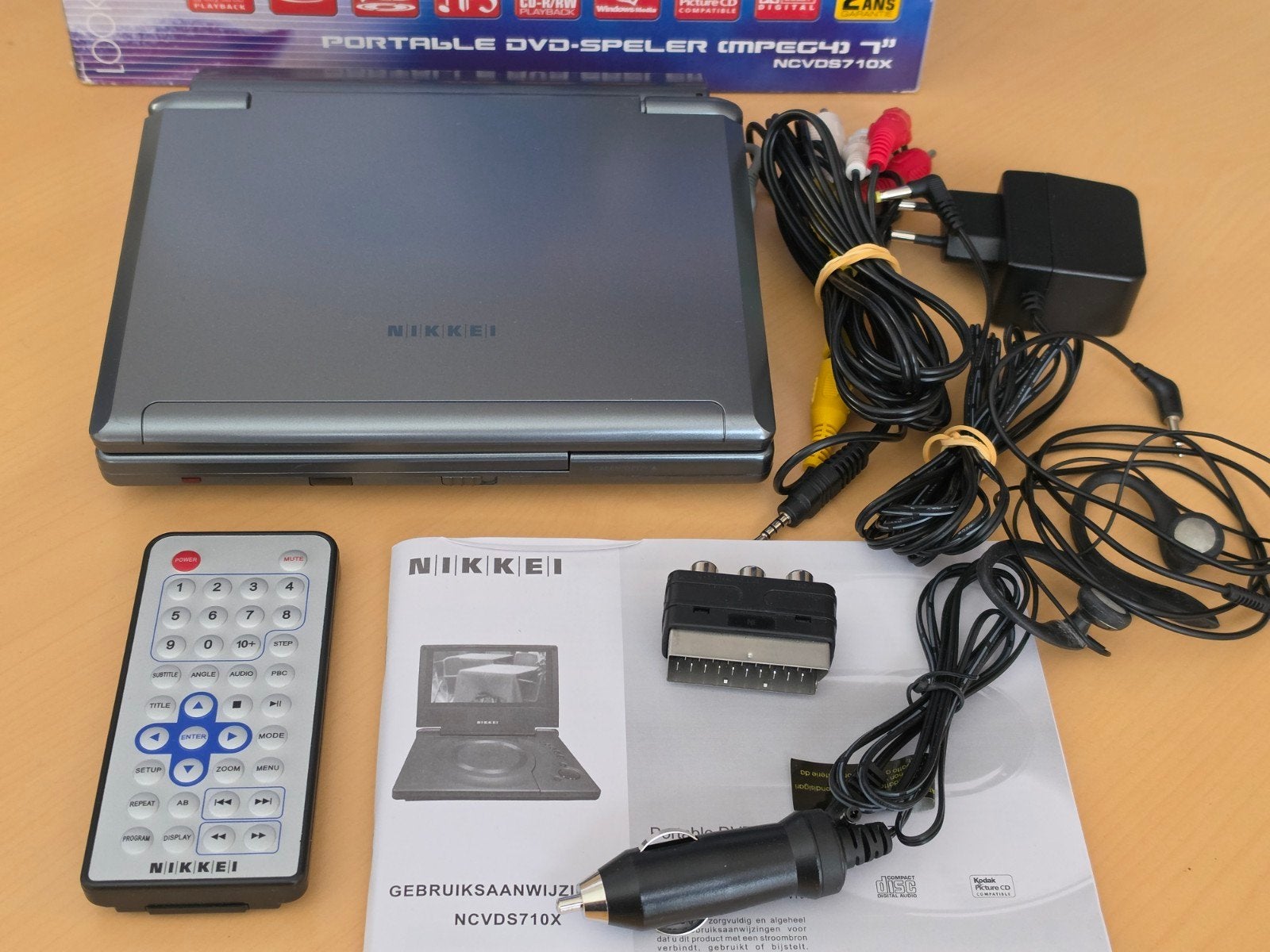 Nikkei NCVDS710X Draagbare DVD-speler met accessoires, Audio, Tv en Foto, Gebruikt, Draagbaar, Ophalen of Verzenden, Overige merken