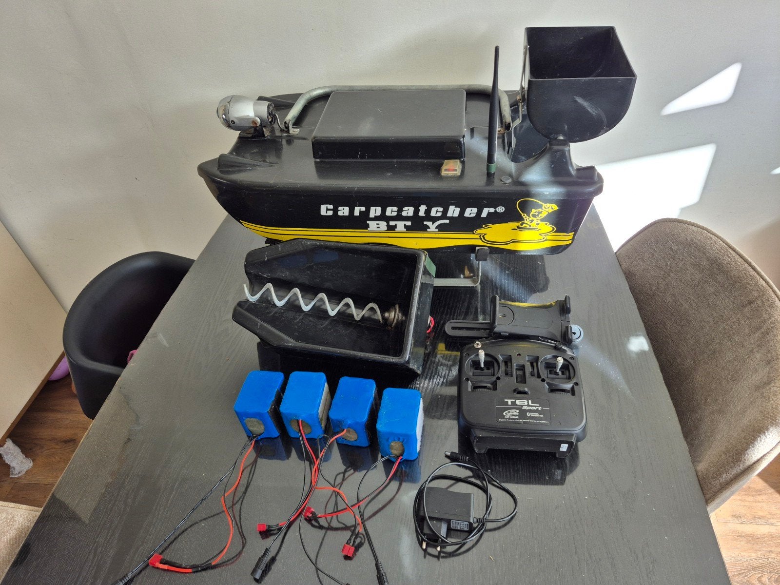 Carpcatcher BT5 voerboot met dieptemeter en extra's, Ophalen, Gebruikt, Overige typen