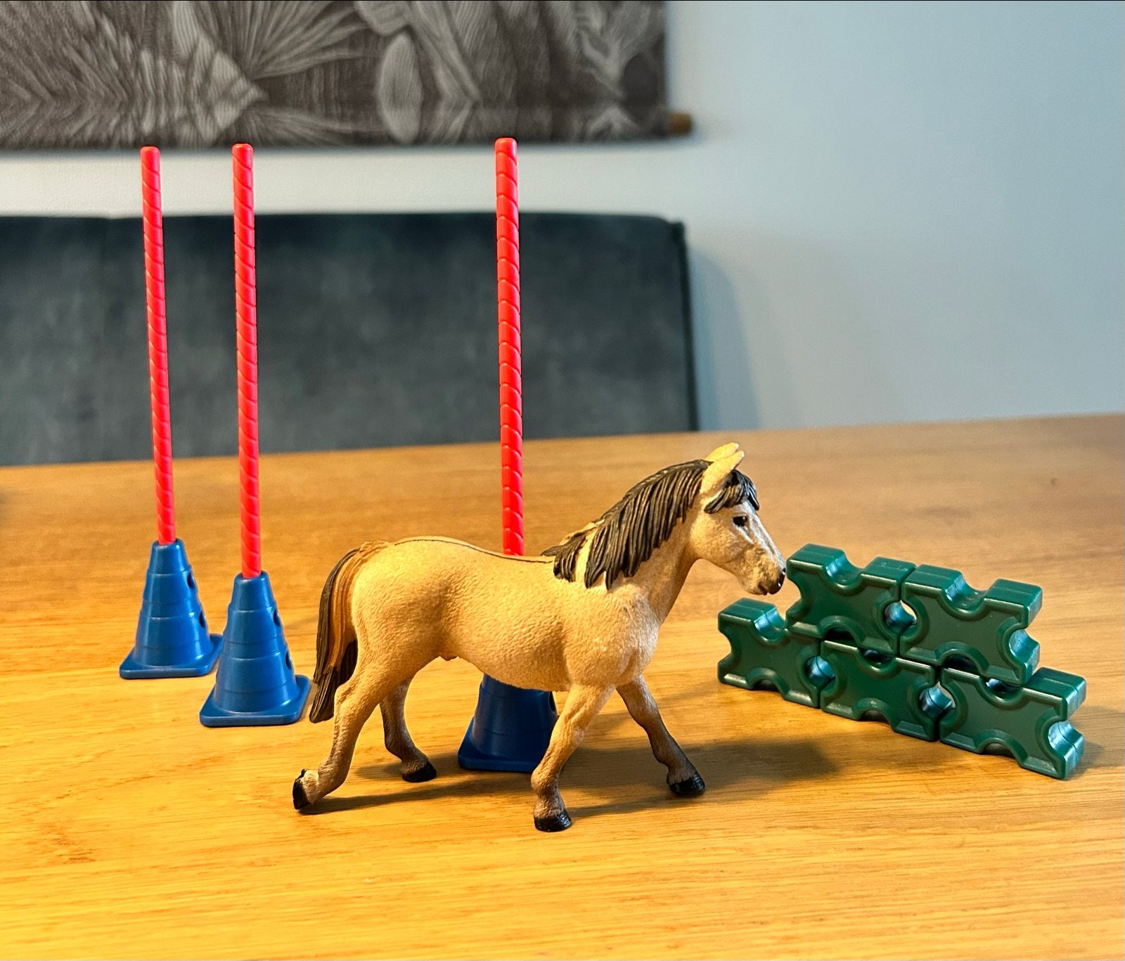 Schleich Farm World Paard met hindernissen set 42483, Ophalen of Verzenden, Zo goed als nieuw, Jongen of Meisje