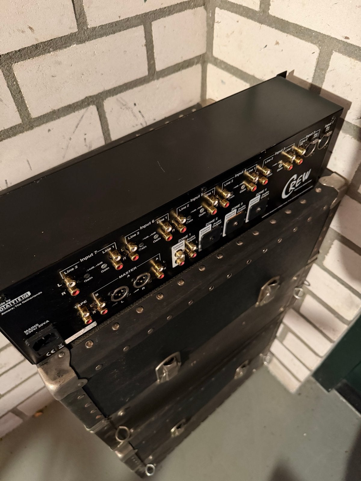 Foto 4 van Dateq Crew Multi-zone Stereo Mixer - Perfecte Staat