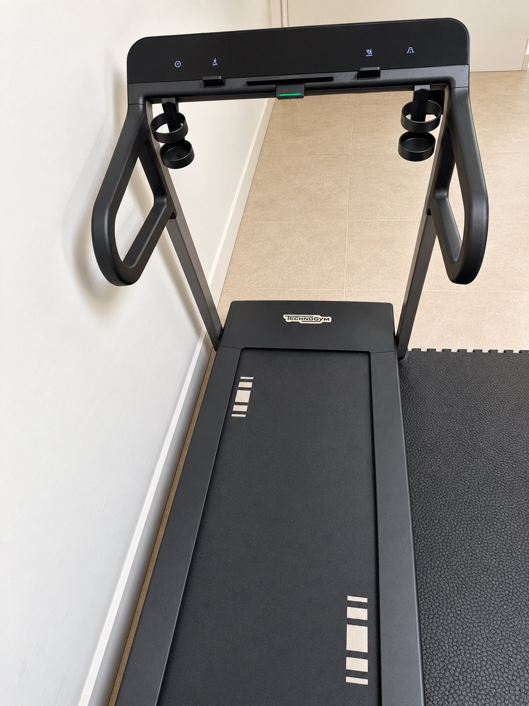 Foto 4 van Technogym MyRun loopband - zgan