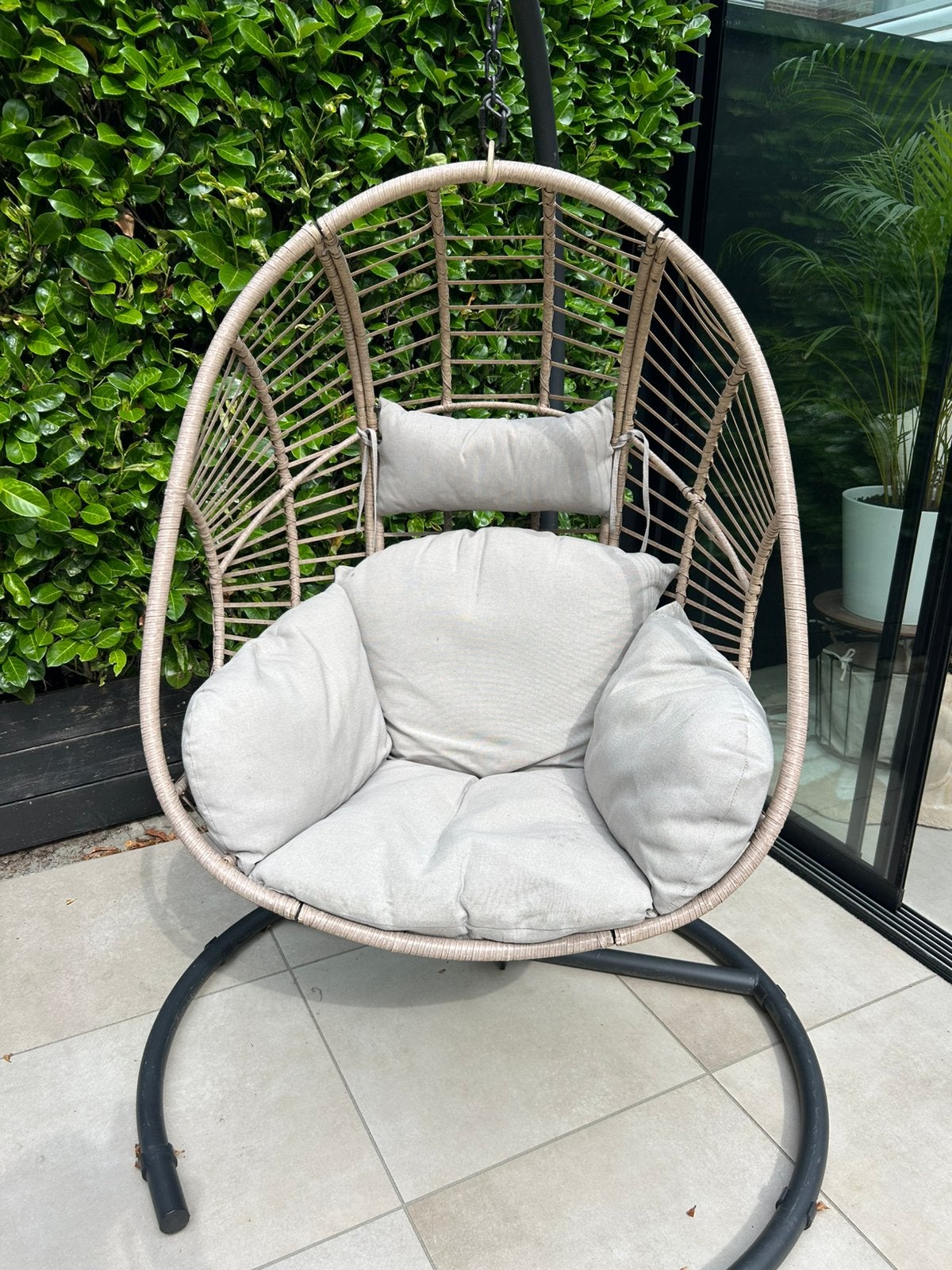 Hangstoel egg, Tuin en Terras, Ophalen, Zo goed als nieuw, Rotan