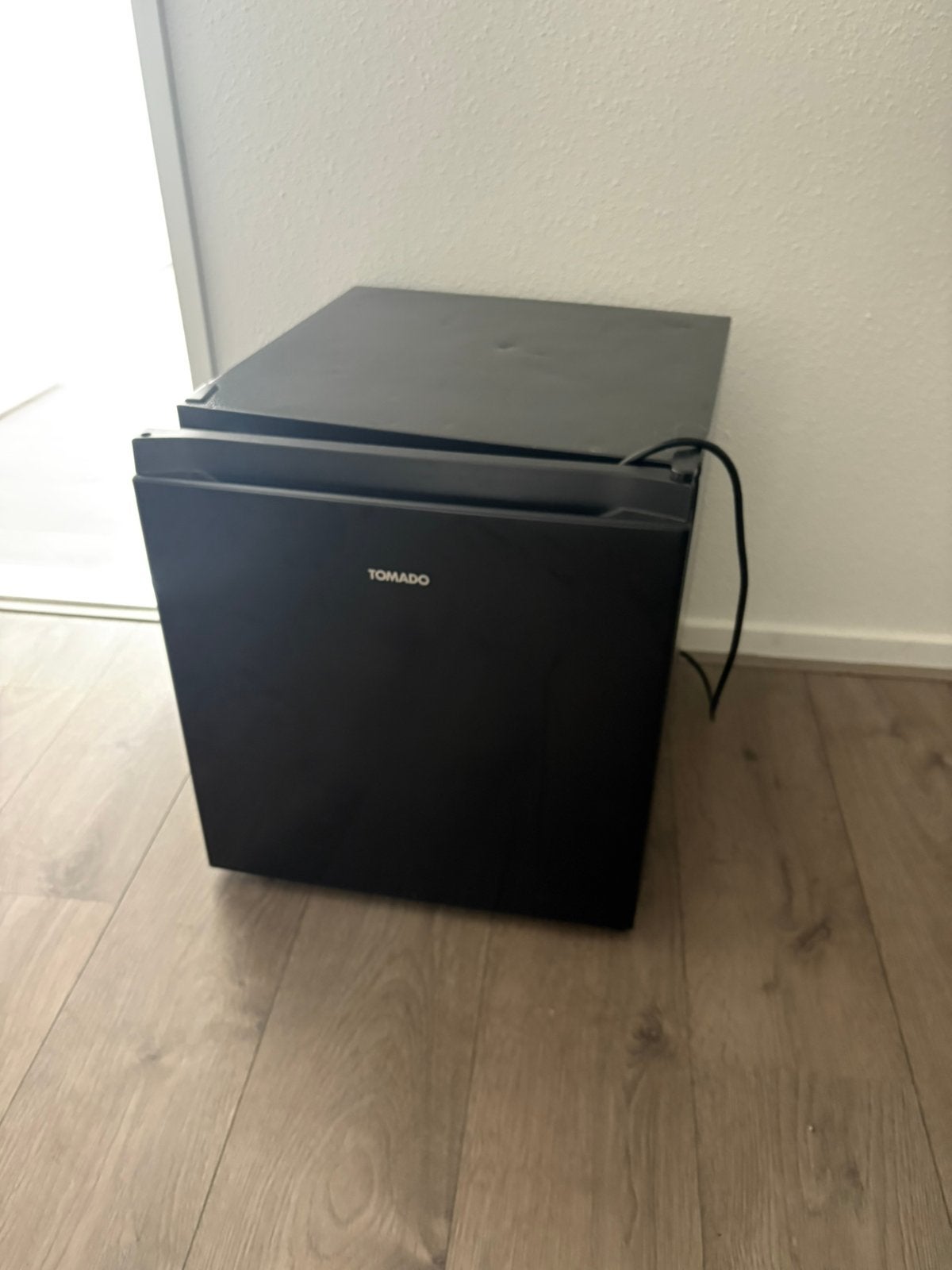 Compacte Mini Vriezer - Ideaal voor kleine ruimtes, Witgoed en Apparatuur, Koelkasten en IJskasten, Gebruikt, Zonder vriesvak