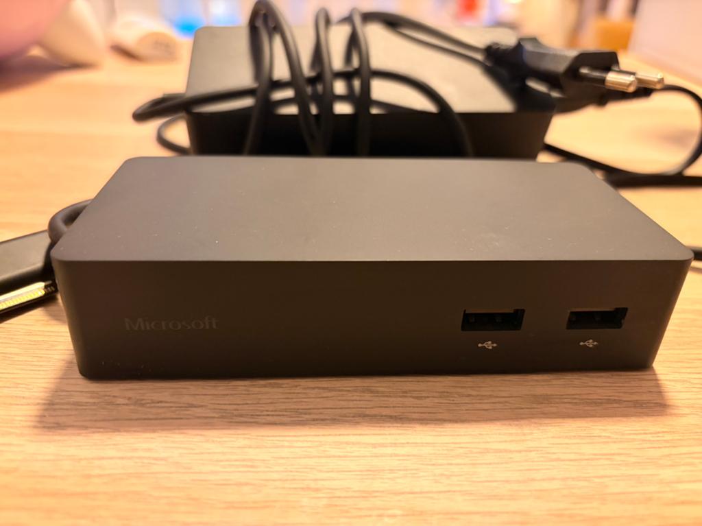 Microsoft Surface Dock 1 + 2 Delock mini DP  HDMI, Computers en Software, Dockingstations, Ophalen of Verzenden, Gebruikt, Docking station