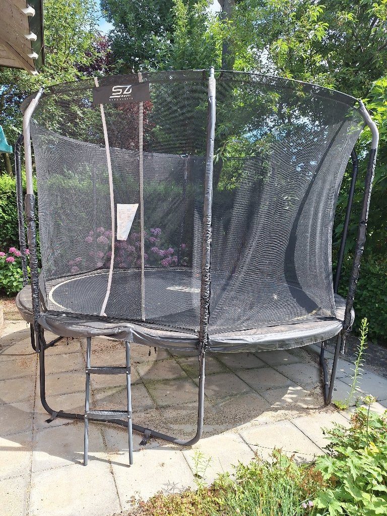 Trampoline
