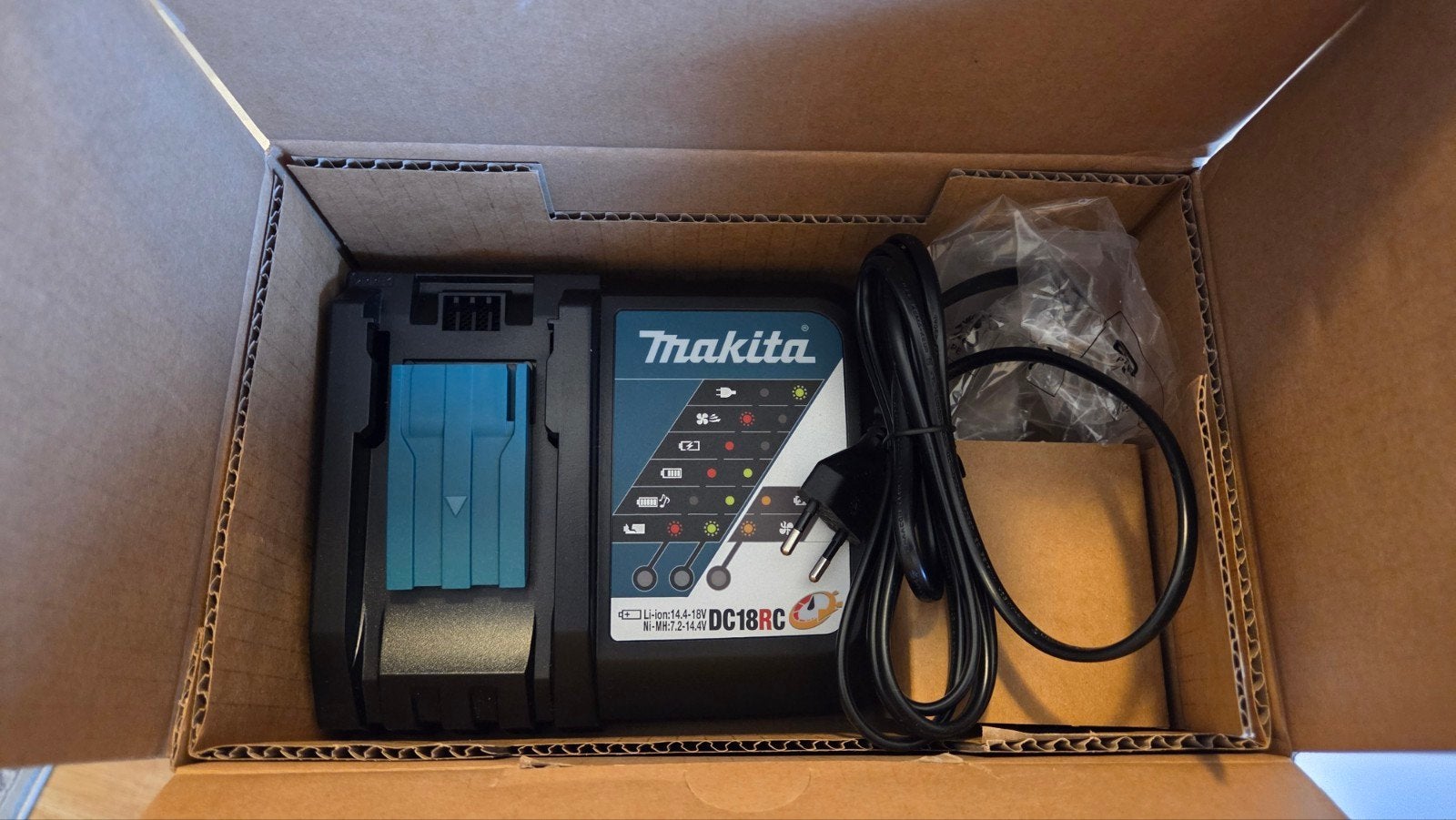 Nieuwe Makita DC18RC Snellader (LXT 14.4V - 18V) – Ongebruik, Verzenden, Nieuw