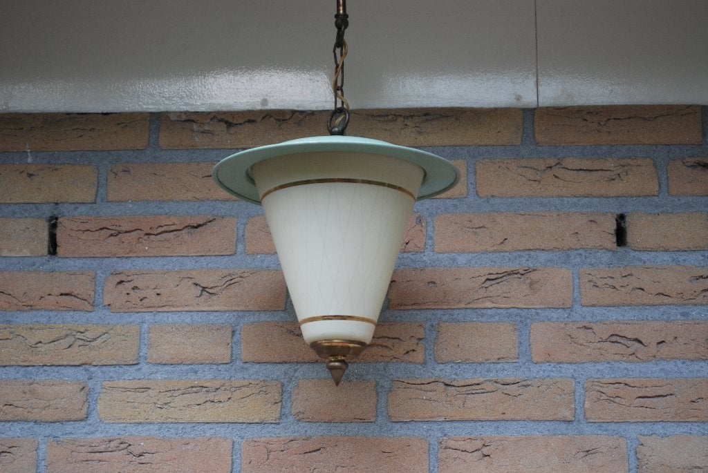 Jaren '50 Hallamp met zachtgroene kap en messing details, Antiek en Kunst, Ophalen