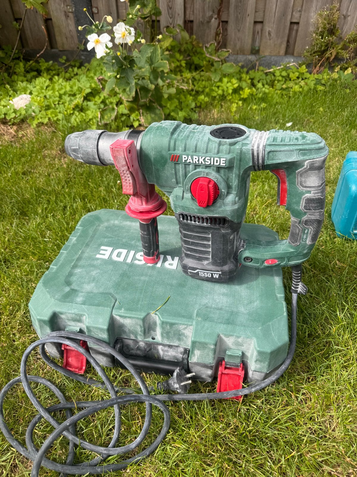 Parkside Boorhamer 1550W met accessoires en koffer, Boor- en/of Breekhamer, Ophalen of Verzenden, Klopboormechanisme, Gebruikt