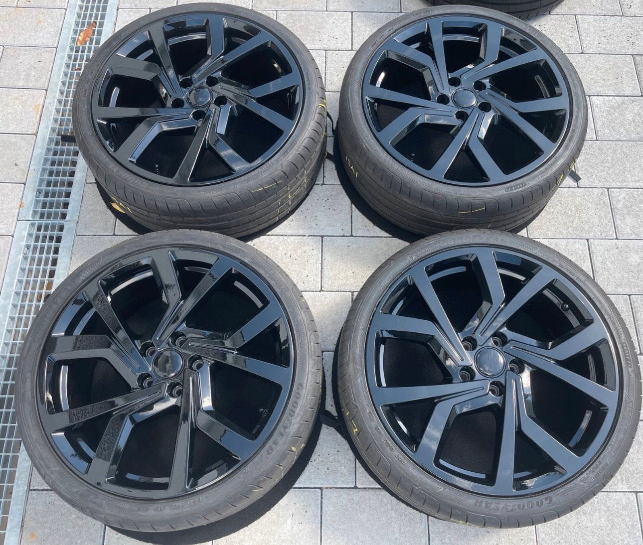 Volkswagen Brescia 19 INCH origineel zwart zomerset, Auto-onderdelen, Banden en Velgen, 19 inch, Banden en Velgen, Ophalen of Verzenden