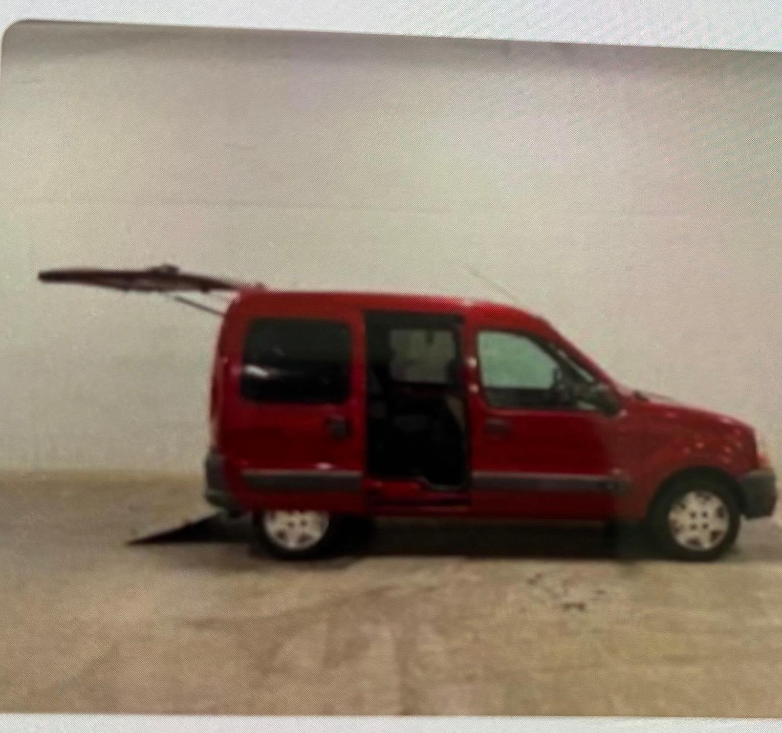 Rolstoelauto Renault Kangoo 1.4 AUT Euro 2000 2002 Rood, Auto's, Renault, Stof, 74 pk, Beige, 4 cilinders