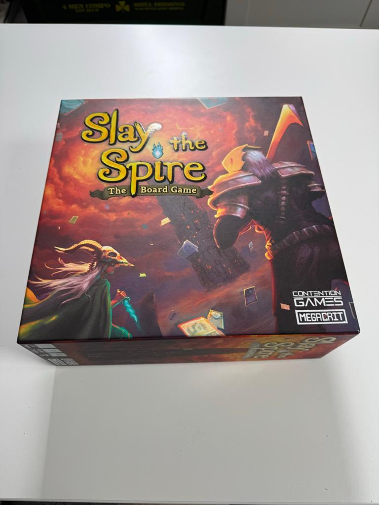 Slay the Spire: The Board Game + insert, Een of twee spelers, Ophalen of Verzenden, Zo goed als nieuw