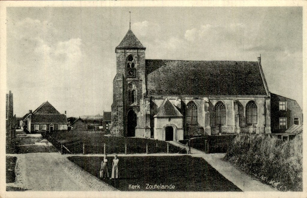 Zoutelande - Kerk - Zijaanzicht, Ophalen of Verzenden, Voor 1920, Gelopen, Zeeland