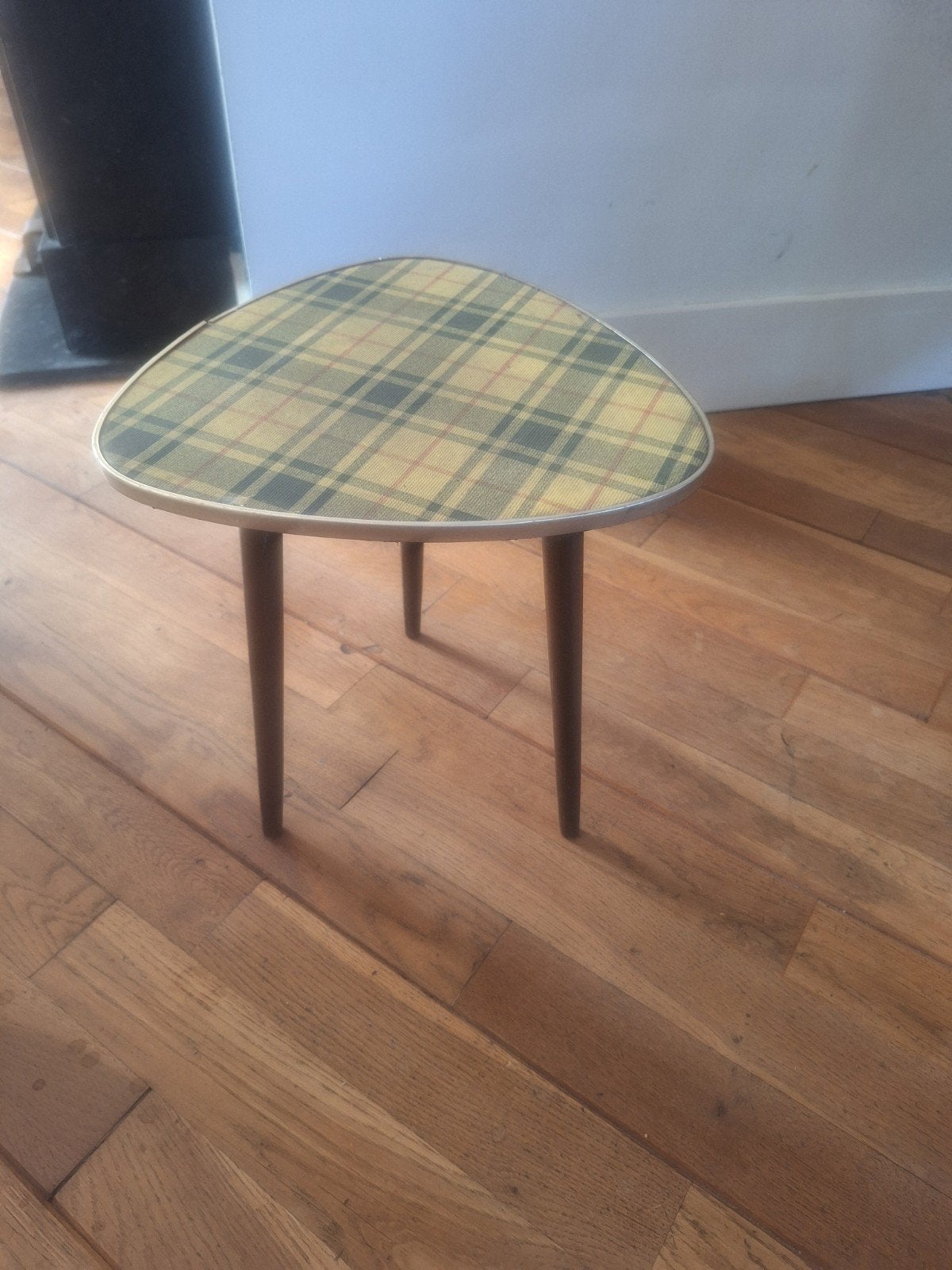 Vintage bijzettafel met Schotse ruit print, Minder dan 45 cm, Minder dan 55 cm, Gebruikt, Overige vormen