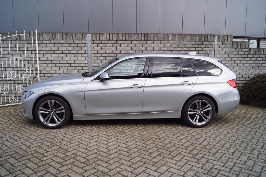BMW 3-serie Touring 316i Executive Sport Line Autom Navi Xen, Automaat, Gebruikt, 4 cilinders, 1445 kg