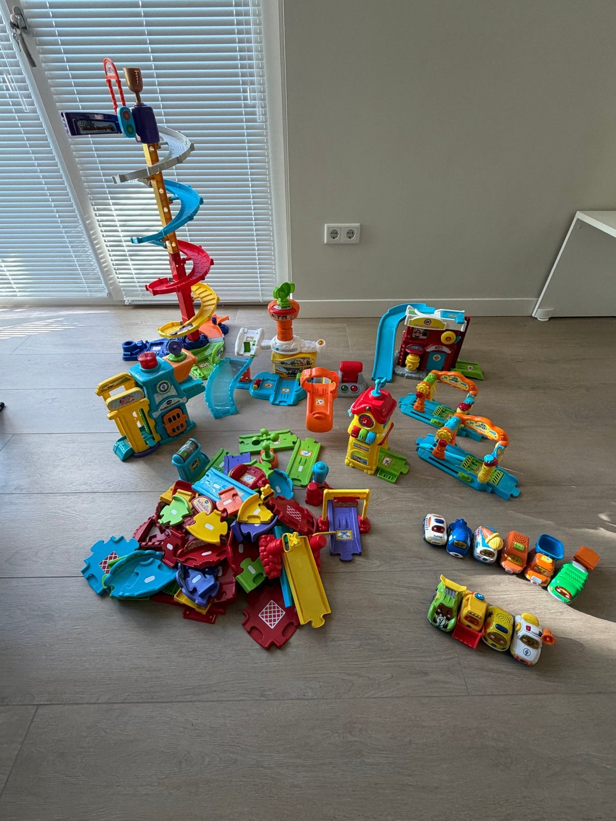 VTech Toet Toet Auto's: Grote set met banen en auto's, Ophalen of Verzenden, Gebruikt, 2 tot 4 jaar