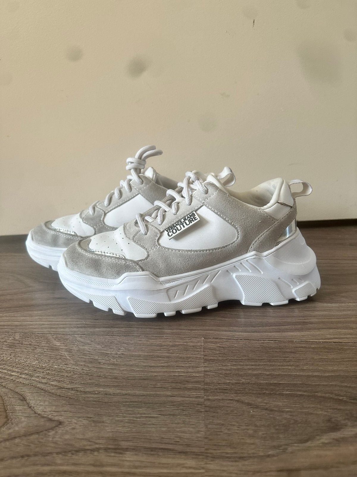 Witte Versace sneakers off white/beige 37, Kleding | Dames, Schoenen, Wit, Ophalen of Verzenden, Sneakers of Gympen, Zo goed als nieuw