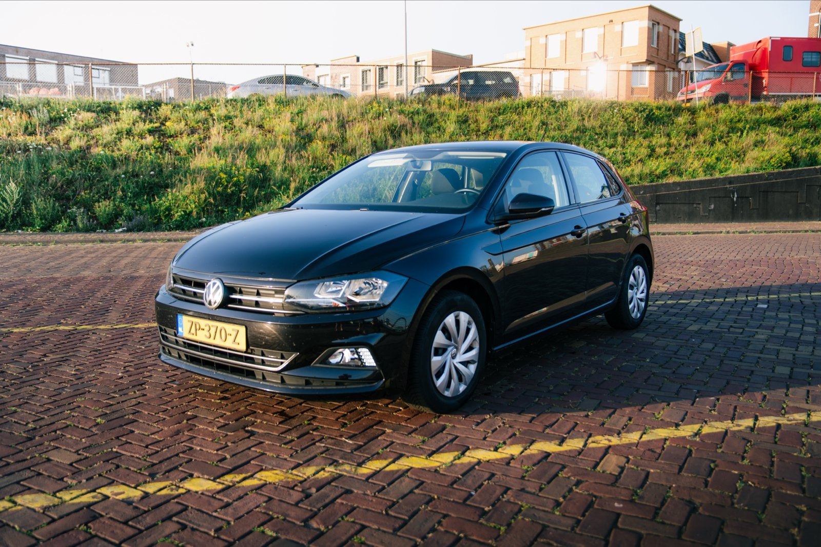 Volkswagen Polo 1.0 TSI 80pk 2019 Zwart | Carplay |, Voorwielaandrijving, 1025 kg, Stof, 40 €/maand